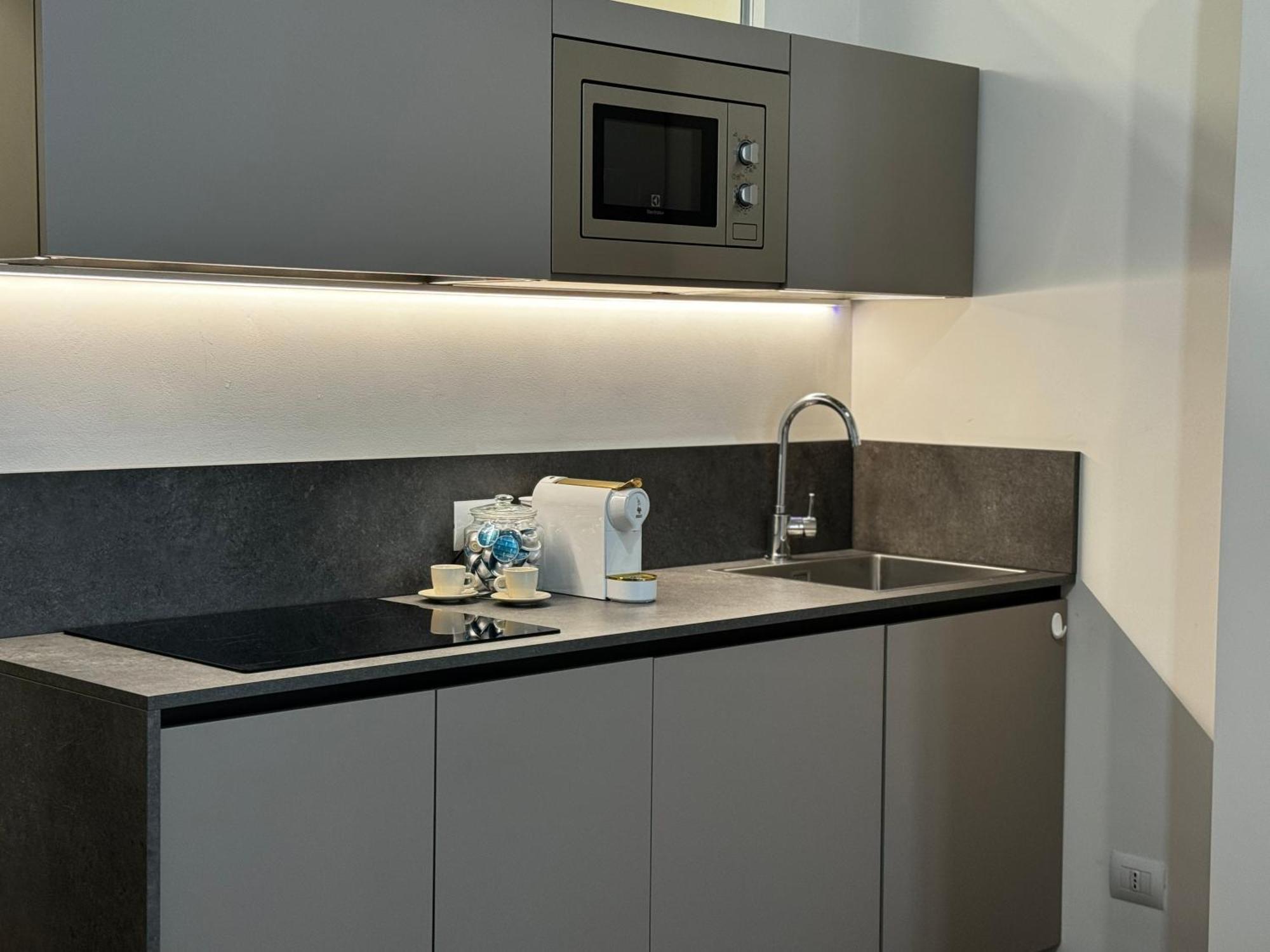 Regina Milano In Corso Lodi - Sky Tv, Wifi E Breakfast Box Apartment Exterior foto