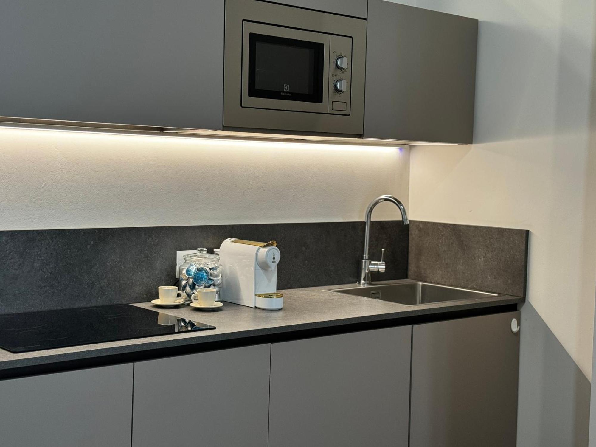 Regina Milano In Corso Lodi - Sky Tv, Wifi E Breakfast Box Apartment Exterior foto