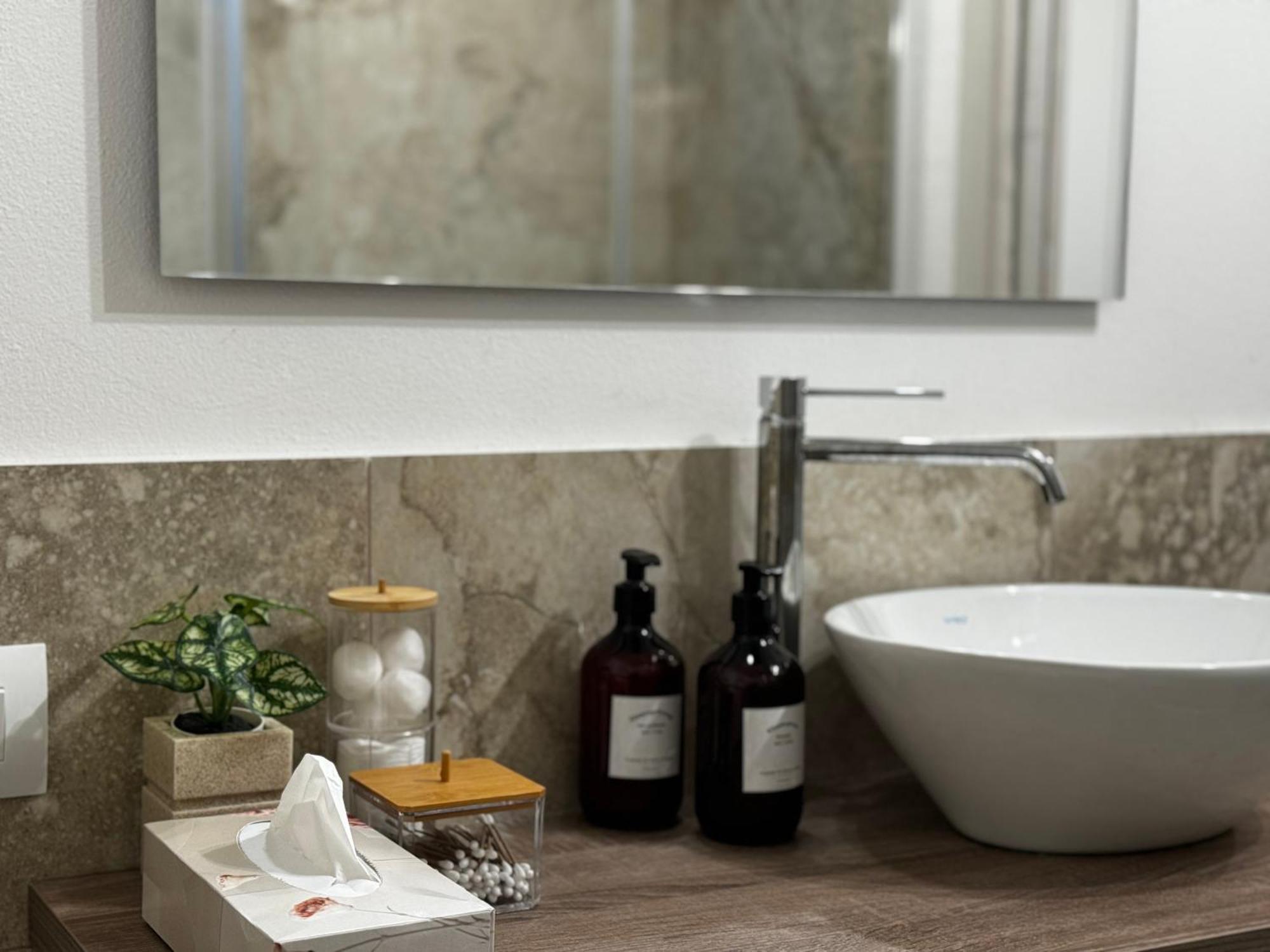 Regina Milano In Corso Lodi - Sky Tv, Wifi E Breakfast Box Apartment Exterior foto